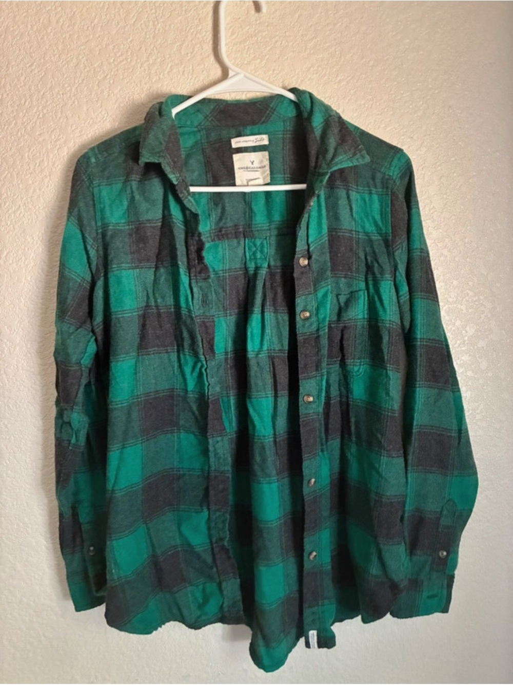 American Eagle Green Plaid Button-Up Shirt